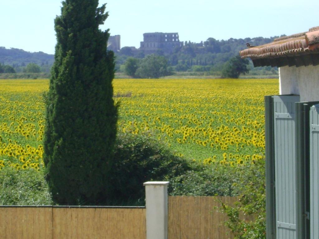 Hotel des Granges Arles Buitenkant foto